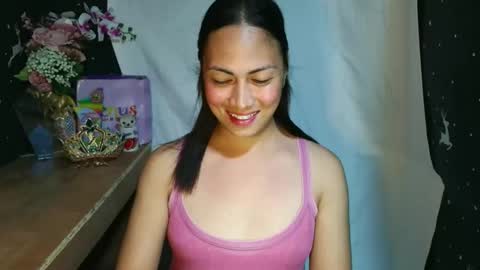 Mia online show from December 15, 1:37 pm