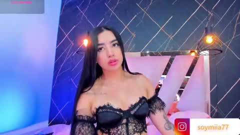 Snapshot of mia77_ chatting on July 19, 1:20 am Mia online show from July 19, 1:20 am