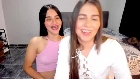 Snapshot of mia_18nice chatting on May 6, 3:13 am mia_18nice online show from May 6, 3:13 am