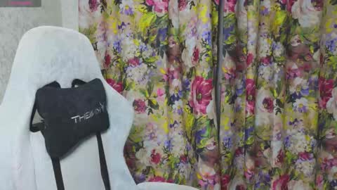 Mia online show from October 25, 7:41 pm