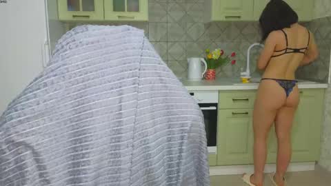 Snapshot of mia___lunaa chatting on April 27, 8:29 pm Mia online show from April 27, 8:29 pm