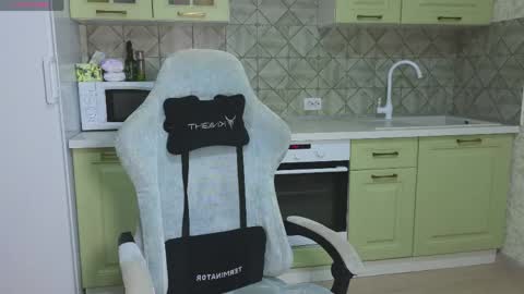 Snapshot of mia___lunaa chatting on May 17, 9:00 pm Mia online show from May 17, 9:00 pm