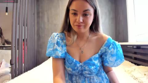 Snapshot of mia___mur chatting on June 4, 3:34 am Mia online show from June 4, 3:34 am