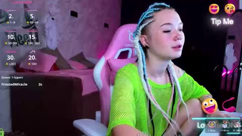 Mia  GMT7 Mon Tue Wen Thur 1000am-0300pm Sat 0300am-0900am online show from November 2, 12:57 am