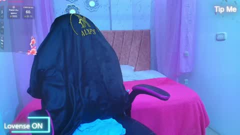 Snapshot of mia__thomson_ chatting on April 18, 4:00 pm MIA online show from April 18, 4:00 pm