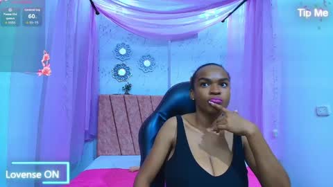 Snapshot of mia__thomson_ chatting on May 2, 2:38 am MIA online show from May 2, 2:38 am