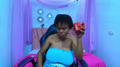 Snapshot of mia__thomson_ chatting on May 7, 2:28 am MIA online show from May 7, 2:28 am