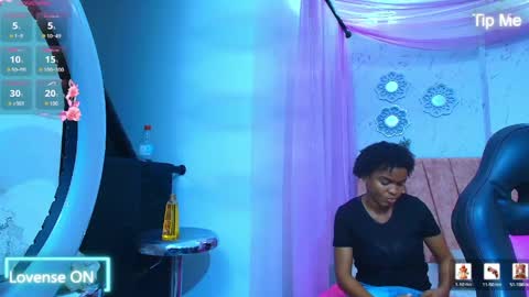 Snapshot of mia__thomson_ chatting on May 18, 2:29 am MIA online show from May 18, 2:29 am