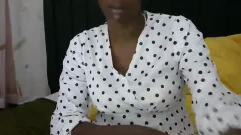 Snapshot of mia_bellah chatting on January 16, 6:37 pm aishah petite online show from January 16, 6:37 pm