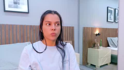 Mia Bellefort online show from February 11, 7:52 pm