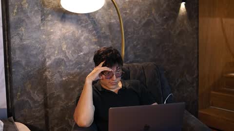 Belmont and Mia online show from March 29, 7:25 pm