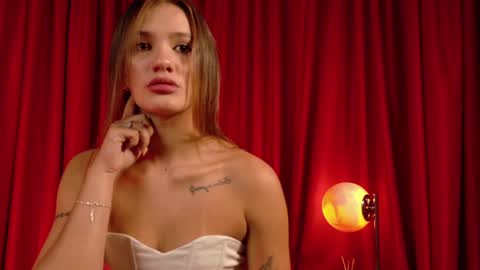 Snapshot of mia_benett_ chatting on May 2, 2:22 pm Mia Benett online show from May 2, 2:22 pm