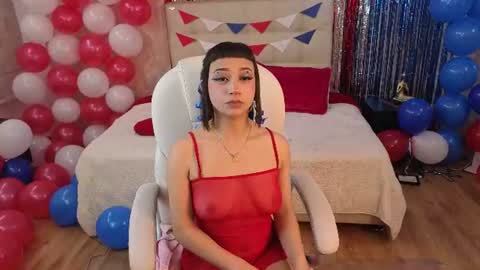 Snapshot of mia_bloom2 chatting on July 4, 7:58 am mia online show from July 4, 7:58 am