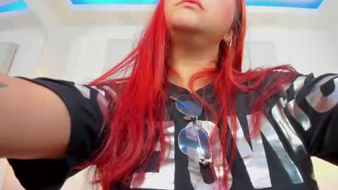 Snapshot of mia_blumm_ chatting on June 15, 3:58 pm Mia online show from June 15, 3:58 pm