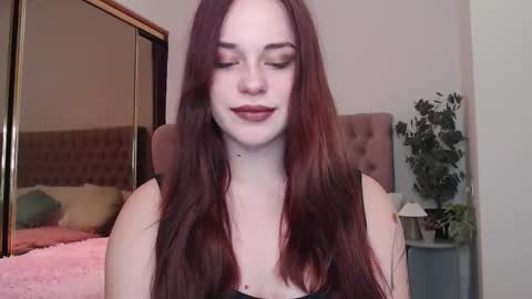 Mia online show from October 19, 9:48 pm