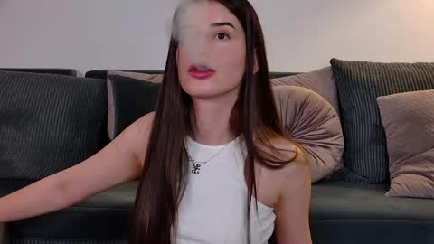 Snapshot of mia_carter99 chatting on May 11, 9:45 pm Freya Allen online show from May 11, 9:45 pm