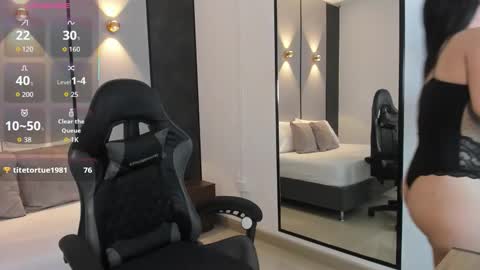 M I A  online show from March 26, 2:39 am