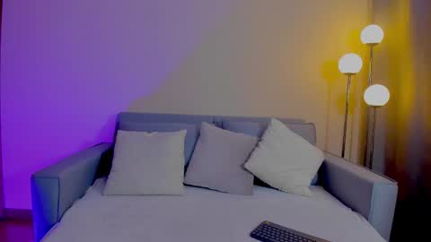 Sarah Luna online show from February 22, 1:42 pm