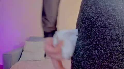 Sarah Luna online show from March 2, 6:15 pm