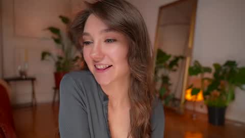 Mia online show from July 24, 9:35 pm