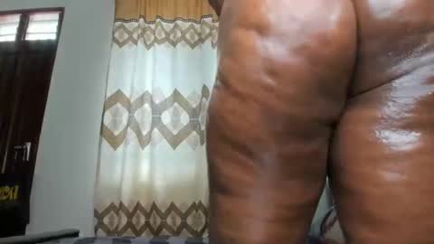 mia_ebbony online show from October 23, 7:40 am