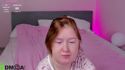 Mia online show from November 15, 3:15 am