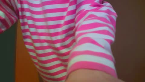 Snapshot of mia_fleur_ chatting on December 20, 2:52 am Mia online show from December 20, 2:52 am