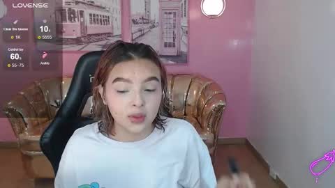 Mia online show from November 17, 12:55 pm