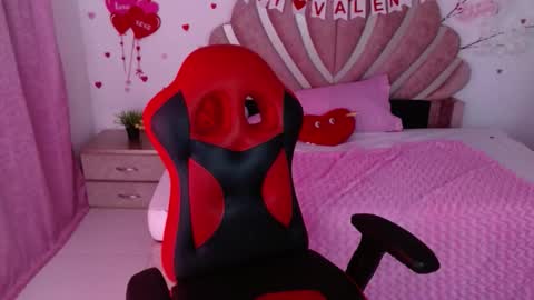 mia online show from February 15, 2:52 am