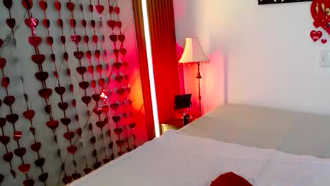 mia_garcia28 online show from February 14, 7:21 pm