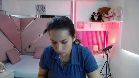 Snapshot of mia_garcia28 chatting on July 9, 2:43 pm mia_garcia28 online show from July 9, 2:43 pm