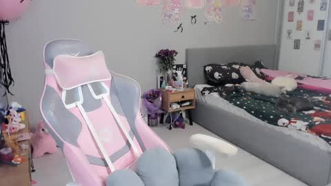 Snapshot of mia_gothh chatting on January 22, 3:07 pm MIA HELP ME REACH 100 LIKES online show from January 22, 3:07 pm