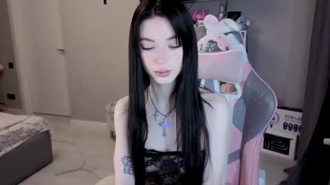 Snapshot of mia_gothh chatting on December 3, 3:43 pm MIA HELP ME REACH 100 LIKES online show from December 3, 3:43 pm