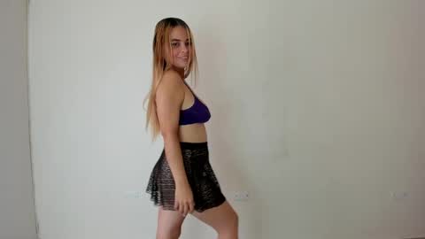 Snapshot of mia_hansper chatting on January 16, 11:27 pm Mia online show from January 16, 11:27 pm