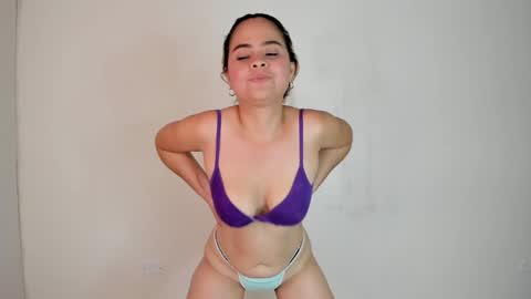 Snapshot of mia_hansper chatting on January 28, 2:21 am Mia online show from January 28, 2:21 am