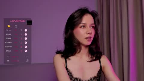 Mia online show from September 9, 4:17 pm