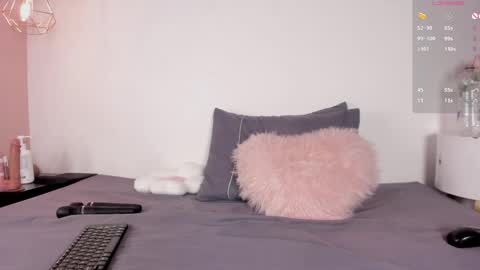  I am Mia  online show from March 31, 3:01 pm