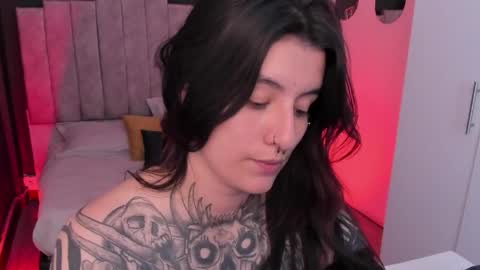 Val  online show from March 31, 7:58 pm