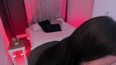 Snapshot of mia_jagger chatting on June 5, 10:04 pm Val online show from June 5, 10:04 pm