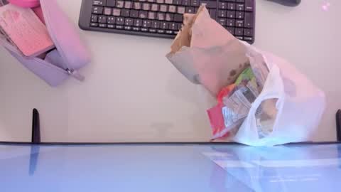    online show from November 19, 12:05 pm