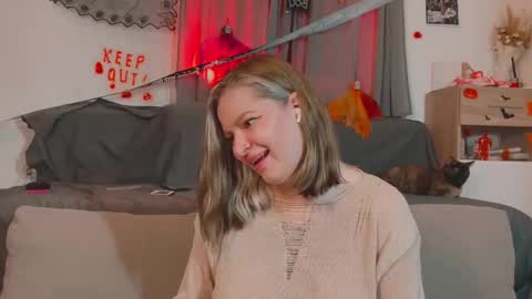 Snapshot of mia_kamp chatting on October 28, 6:32 pm Mia online show from October 28, 6:32 pm