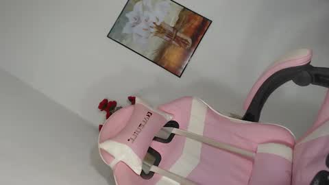 Your Pretty Petite Mia  online show from February 15, 2:52 am