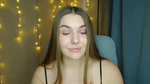 mia_lemm online show from October 14, 9:32 am