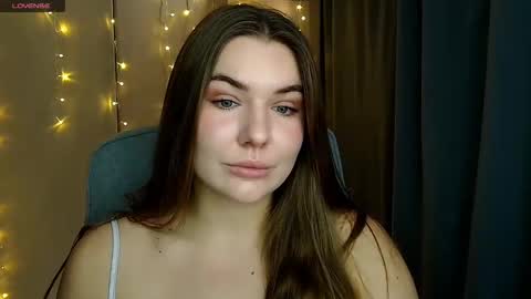 mia_lemm online show from October 28, 8:29 am