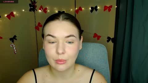 mia_lemm online show from December 22, 7:49 am