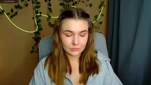 mia_lemm online show from February 18, 8:21 am