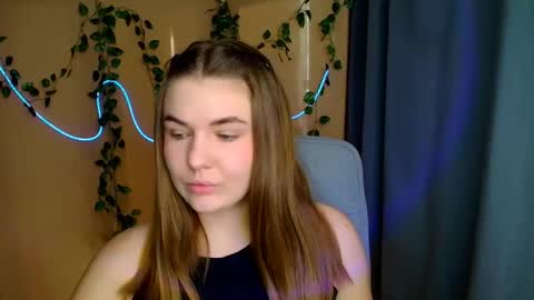 mia_lemm online show from March 16, 7:23 am