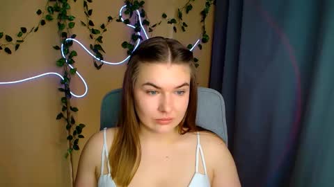 mia_lemm online show from March 25, 7:58 am