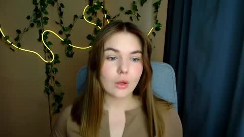 mia_lemm online show from April 1, 6:36 am