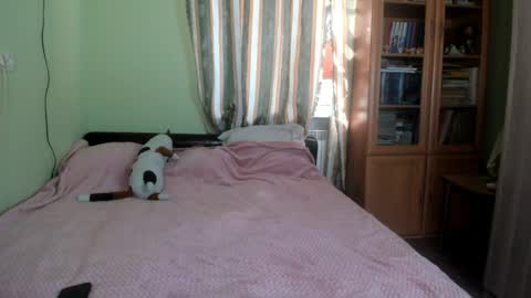 mia_lores online show from April 8, 9:09 am